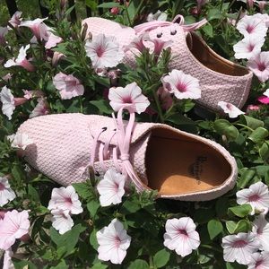 Dr. Martens Genuine Pink Gizelle Oxford Shoes